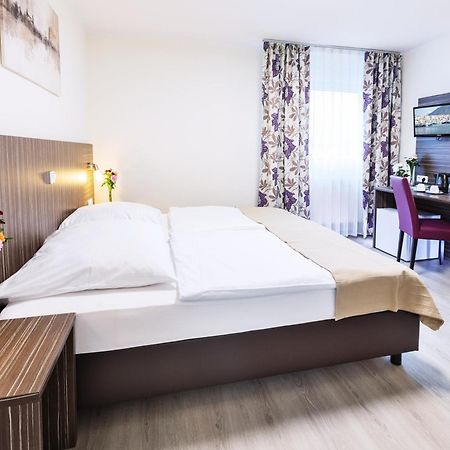 Pension Altes Backhaus Herzogenaurach Exterior foto